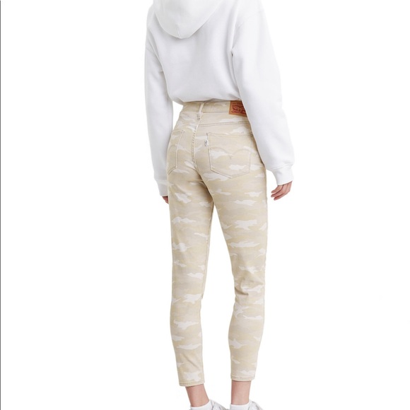 NWT | Levi | 720 High Rise Cropped Skinny Jean - Picture 4 of 12